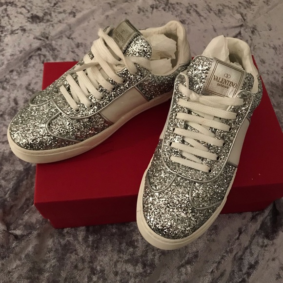 Valentino Sneakers - Picture 3 of 4